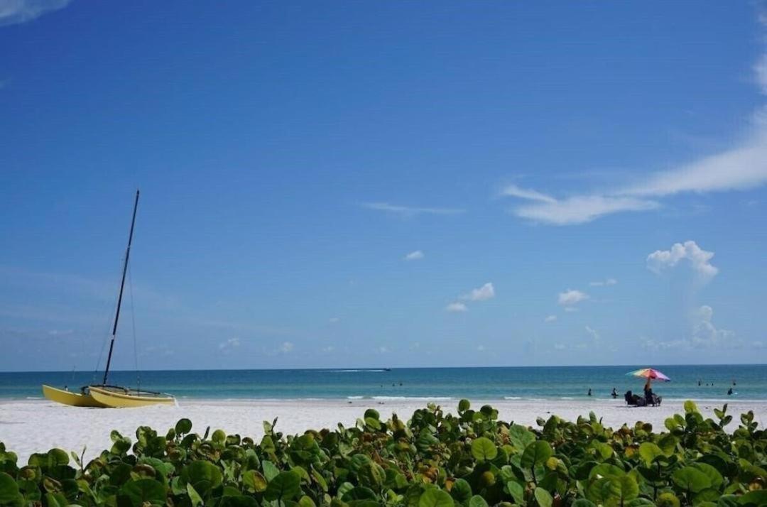 Welcome To The Best Beach Anywhere St. Pete Beach Exterior foto